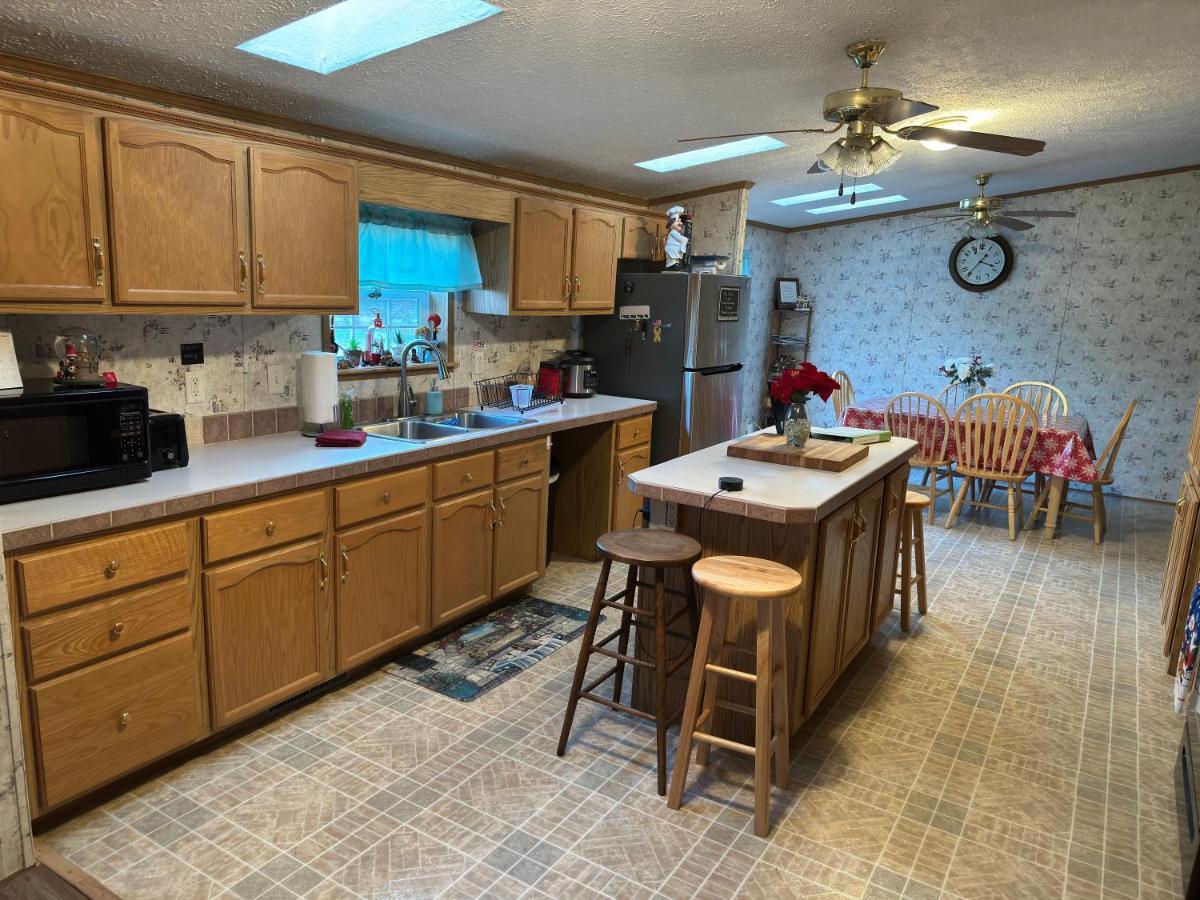 Spacious Cozy Getaway ! King Bed, Game Room, Out Door Patio Cairo Esterno foto