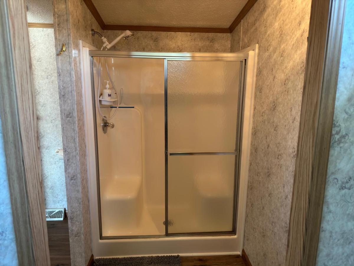 Spacious Cozy Getaway ! King Bed, Game Room, Out Door Patio Cairo Esterno foto
